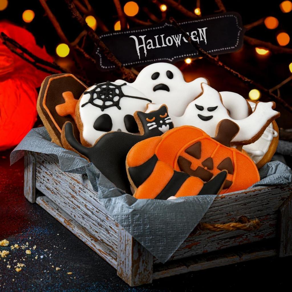 Halloween Cookie Cutters Set,9 Piece Stainless Steel Metal Halloween Cookie Cutters Shapes - Pumpkin, Ghosts, Bat, Black Cat, Witch's Hat, Skull,