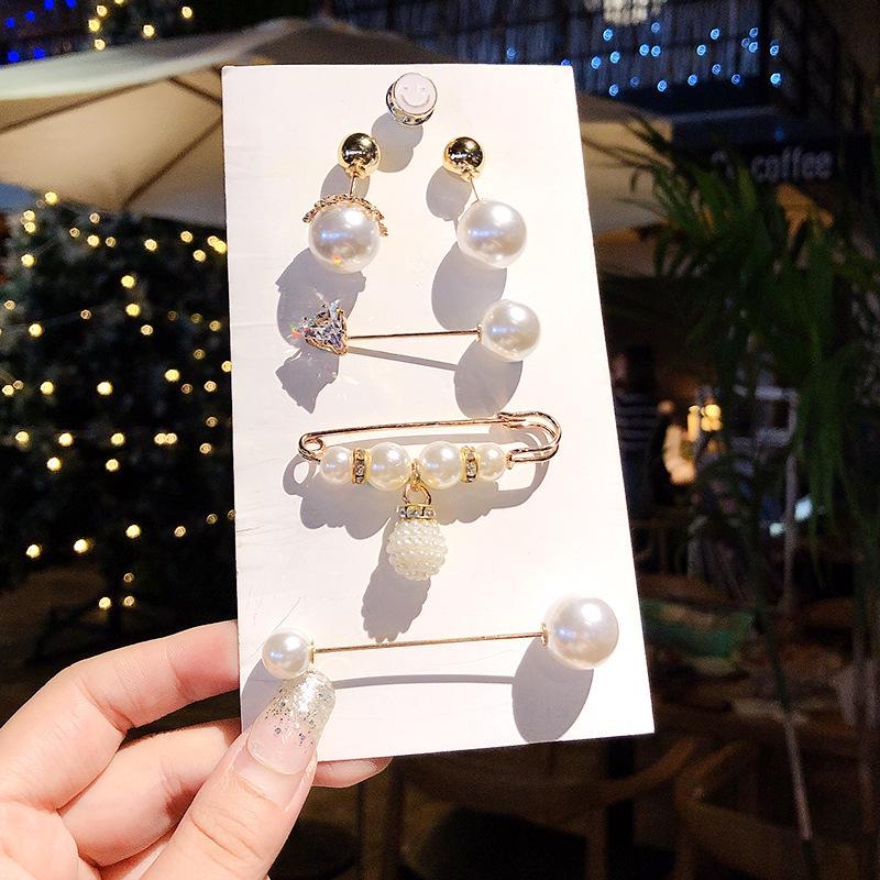 Women's Waist-Tightening Elastic Brooch Pin - Anti-Exposure Buckle for Clothes and Skirts