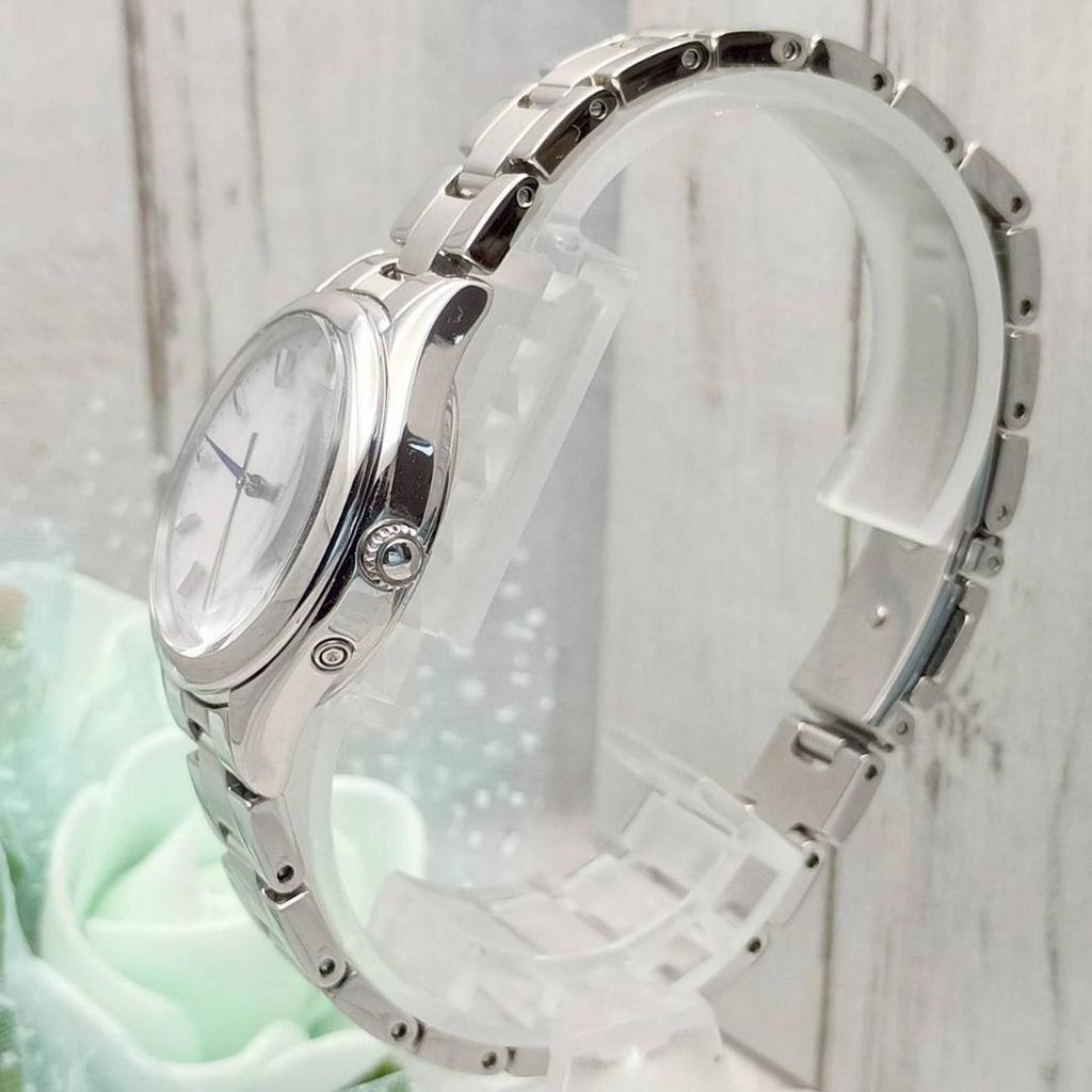 [USED] Working Seiko Solar-powered Women's Watch with Date Function