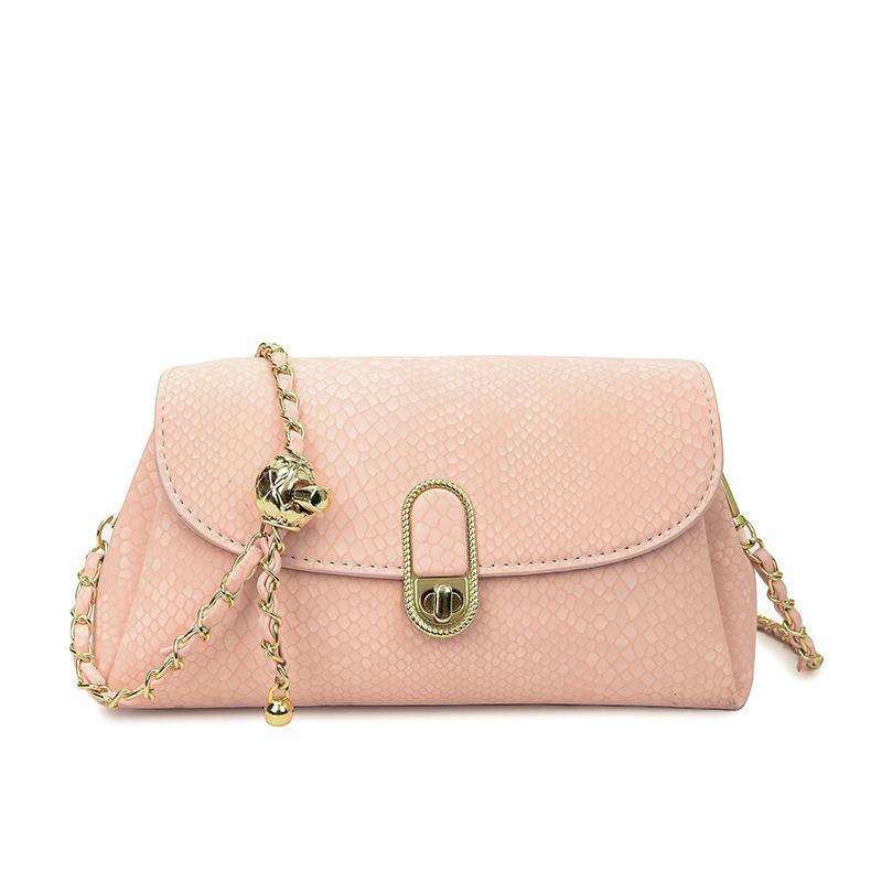 Niche Design Autumn New Chain Shoulder Bag Women's 2025 Popular Underarm Bag Fashion Casual Personality Messenger Bag