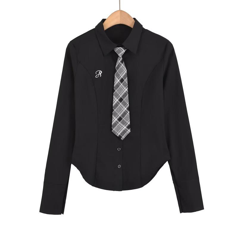

Women s American College Style Slim-Fit Embroidered Shirt with Tie Waist and Curved Hem Small чорний