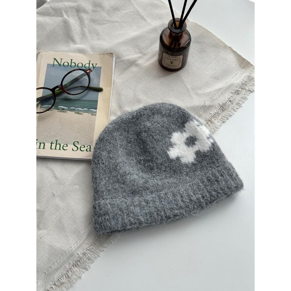 Hat Women's Autumn and Winter New Knitted Hat Versatile Flower Bag Head Hat Warm Ear Protection Wool Cold Hat Big Head Circumference