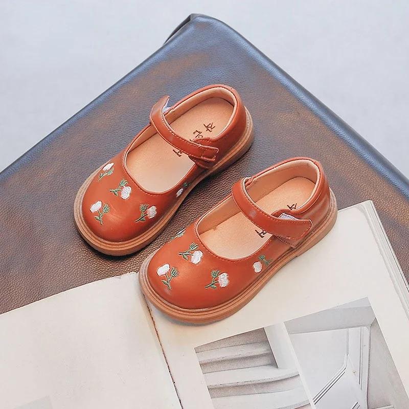 

Girls Leather Shoes Spring Retro Embroidery Soft Bottom Baby Girl Shoes Casual Sneaker Children Shoes Girls Princess G12098 21 коричневый