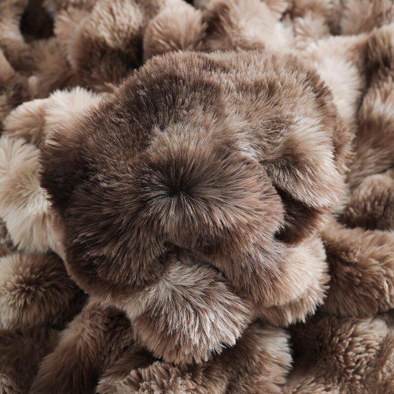 Thick and Warm Modern Blanket Autumn and Winter Bubble Velvet Rabbit Fur Blanket Plush Sofa Towel Pillow Cover Soft and Comfortable Bed Sheet