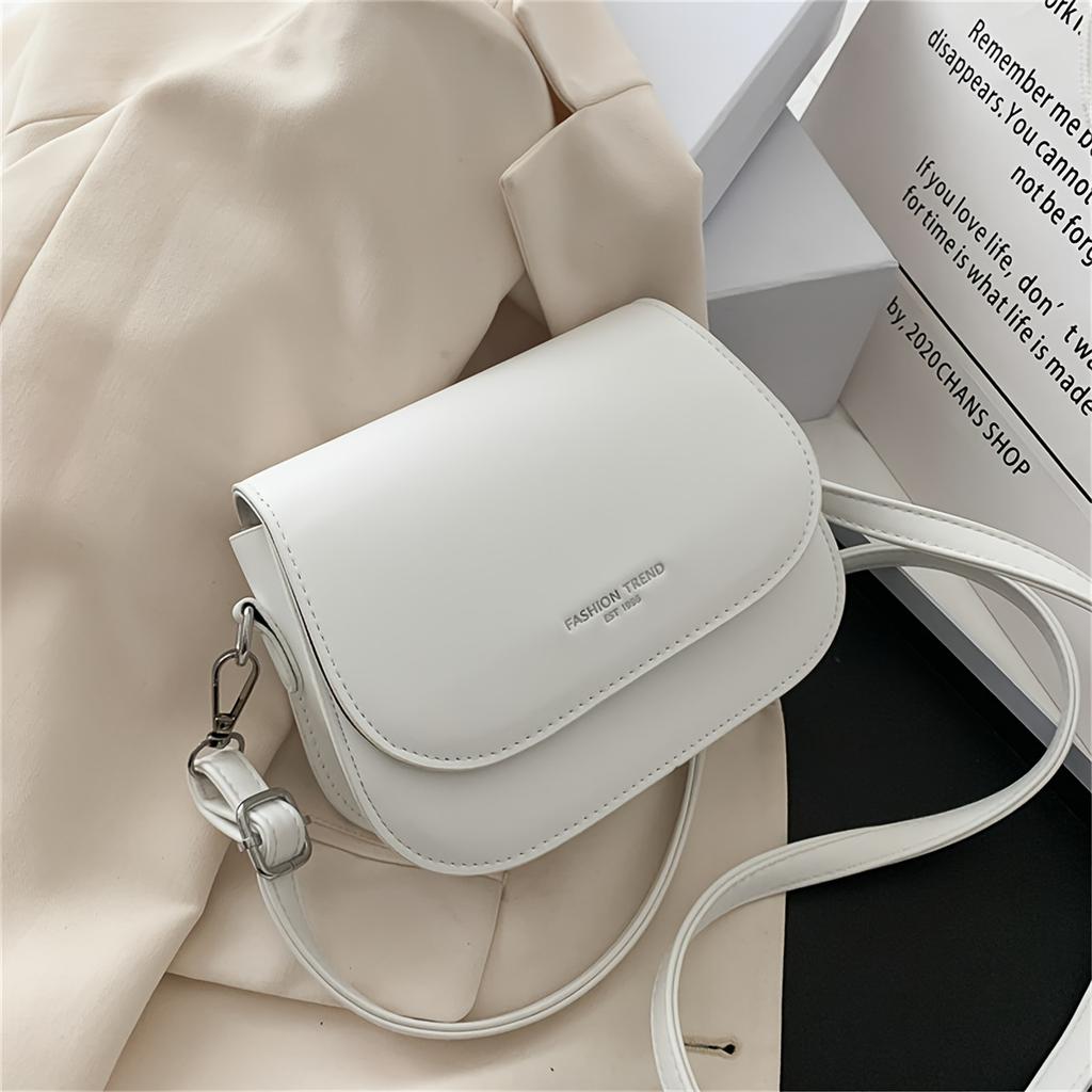 Chic Synthetic Leather Evening Crossbody Bag Stylish Shoulder Flap for Womens Night Out with Secure Closure and Versatile Wearability