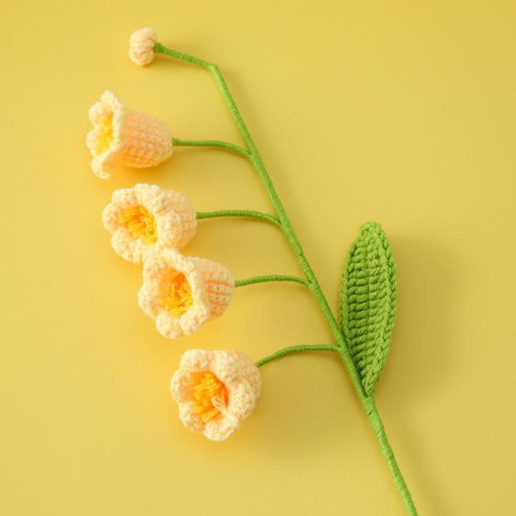 Gestrickte Glockenblume mit Licht Kreative gehäkelte Blumen im Topf Handgewebte künstliche Blume Party-Tischdeko Muttertagsgeschenk