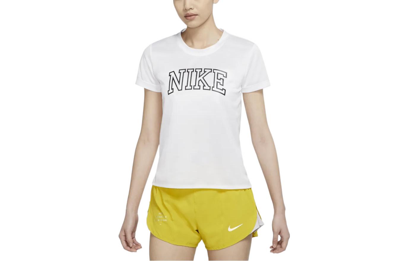 

Nike T Shirts Women s White Crew Neck Moderate Straight Fit DQ6372-100 M