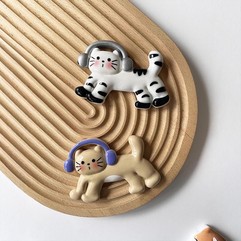 1PC Multiple Styles Decorative Fridge Stickers Funny Cartoon Cat and Dog Stereoscopic Accessories