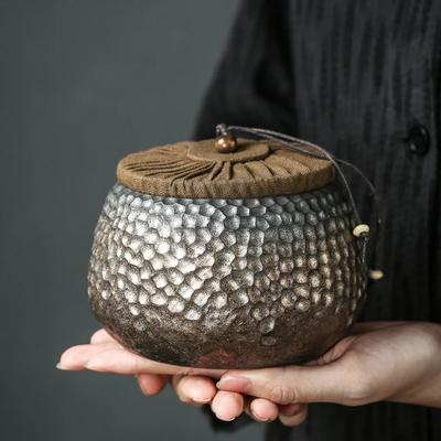 Ceramic Jar Retro Gilt with Lid Sealed Tea Pot Kitchen Food Container Porcelain Antique Candy Jar Crafts Desktop Decoration Gift