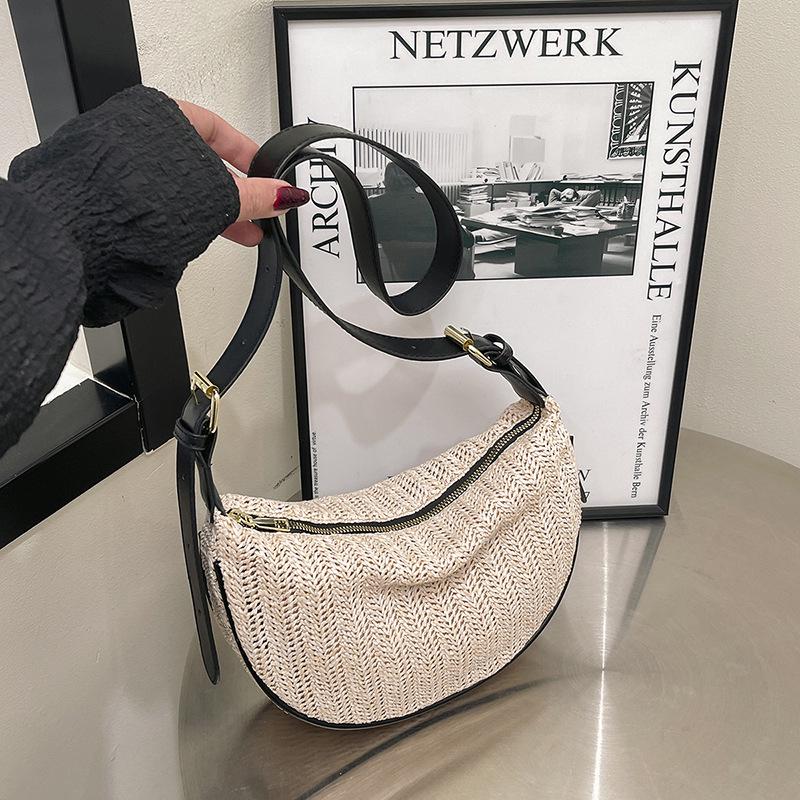 High-End Straw Woven Crescent Shoulder Bag: Fashionable, Pastoral Style, Hollowed-Out Versatile Handbag/Crossbody Bag for Casual Travel