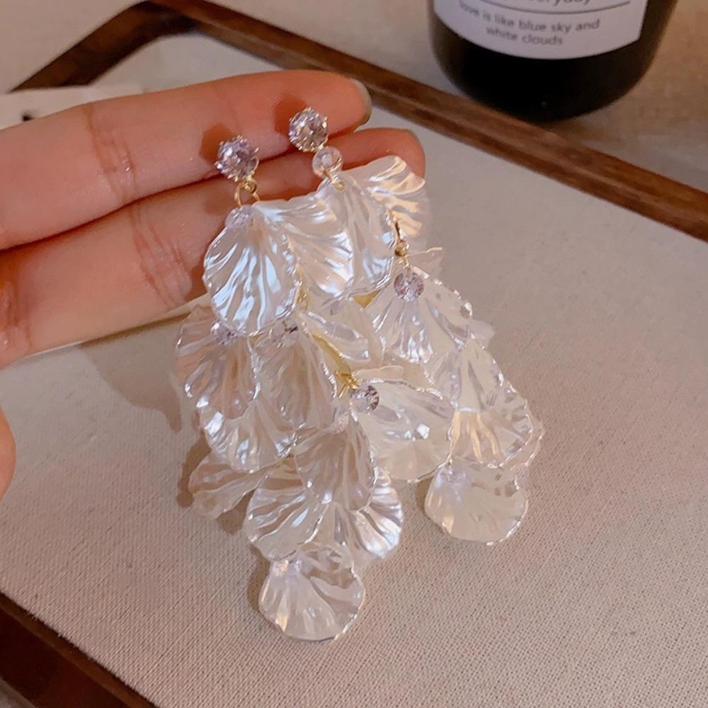 Retro Temperament Shiny Zircon White Petals Long Tassels Dangle Earrings for Women Cute Romantic False Piercing Ear Clip Jewelry