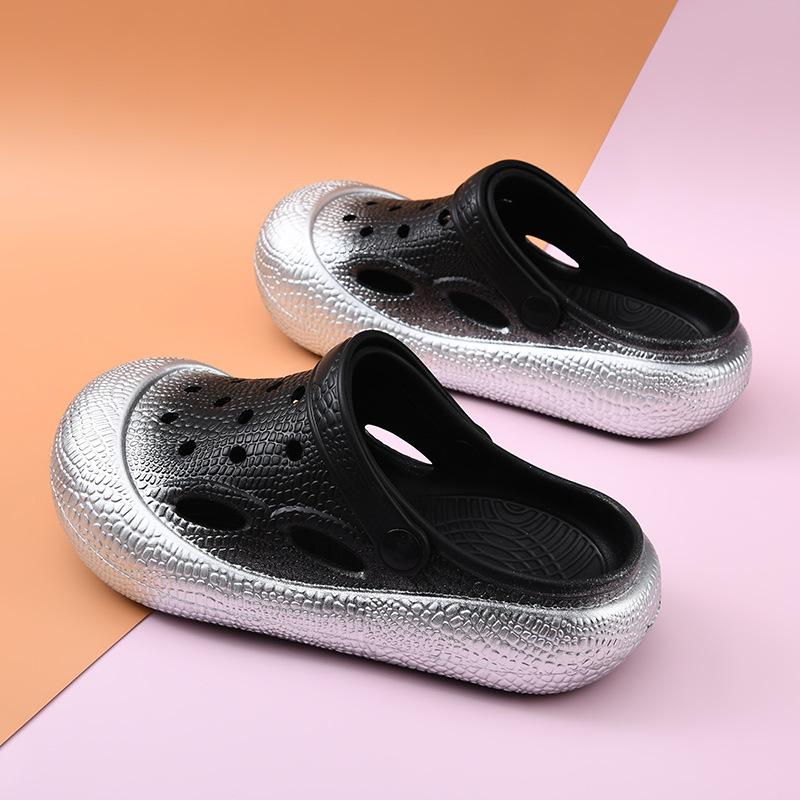 Děrované boty dámské nové letní svrchní nošení zvýšené silné podrážky taška hlava pantofle pro páry protiskluzové duté prodyšné chladné pantofle