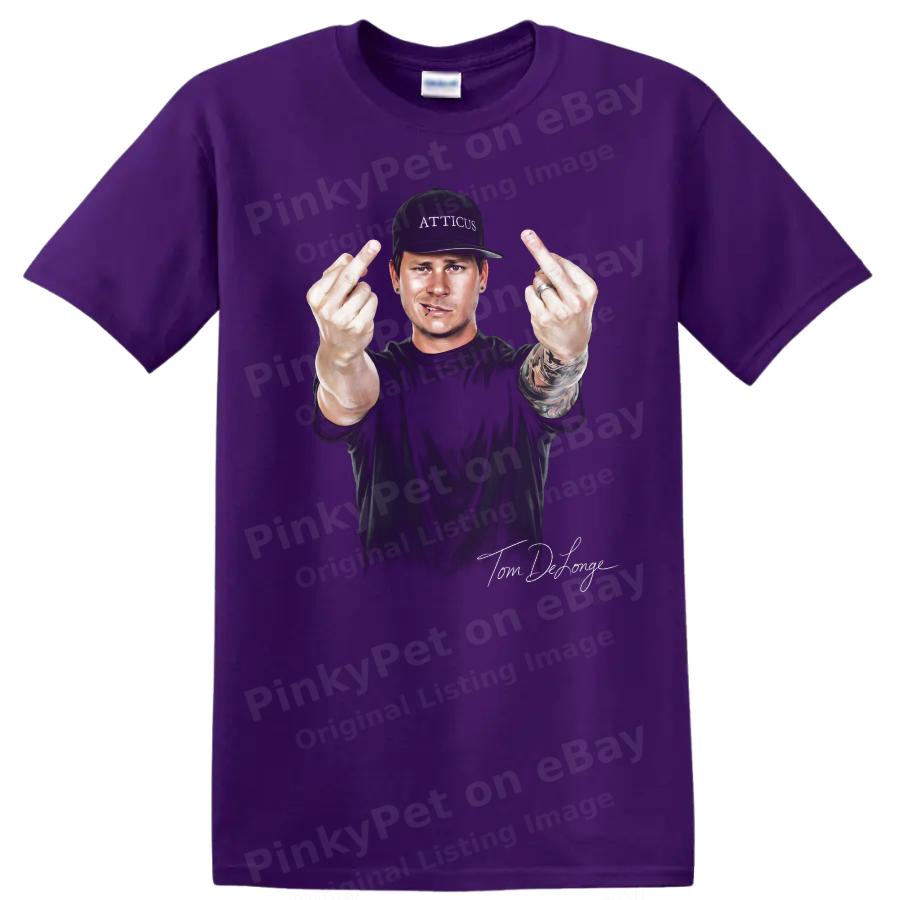 Tom DeLonge Pop Punk Music Middle Finger T Shirt Tribute Fan Tee