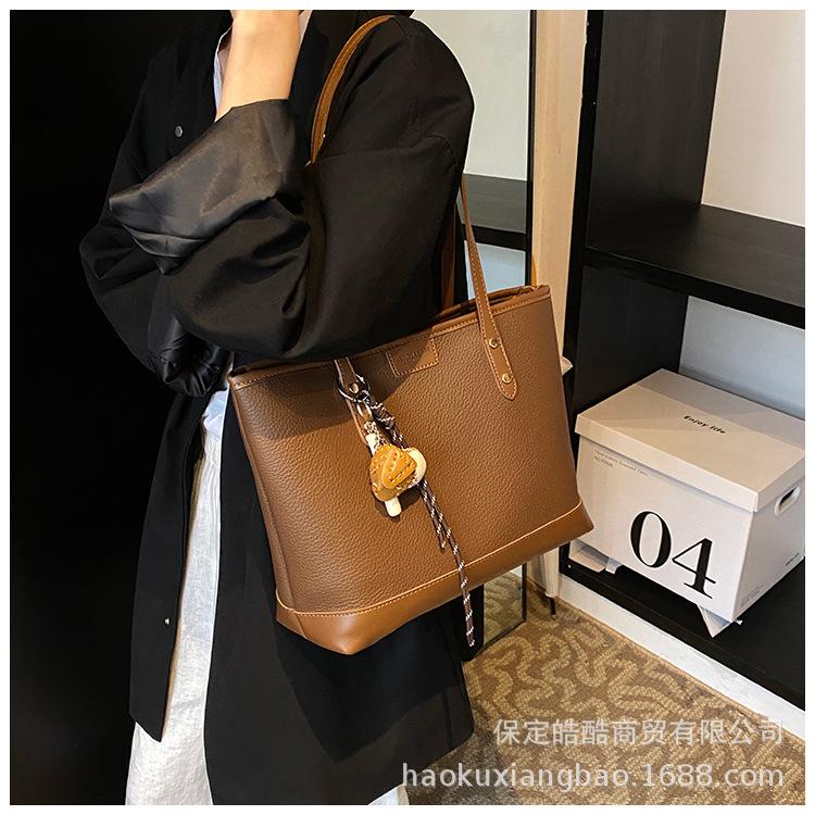 Premium Commuter Large-capacity Bag 2025 New Women's Bag Fashionable Versatile Shoulder Bag Autumn and Winter Popular Tote Bag