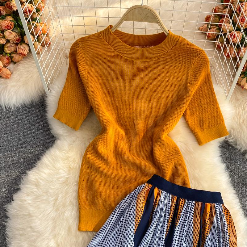 Fashion Suit Women's Summer Style Stand-Up Collar Short Knitted Top Gentle Wind Pleated Skirt Two-Piece Set
