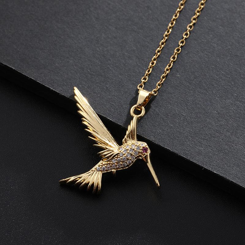 

Small Bird Pendant Necklace With Micro-Set Zirconia Unique Design Gold Collarbone Chain For Women