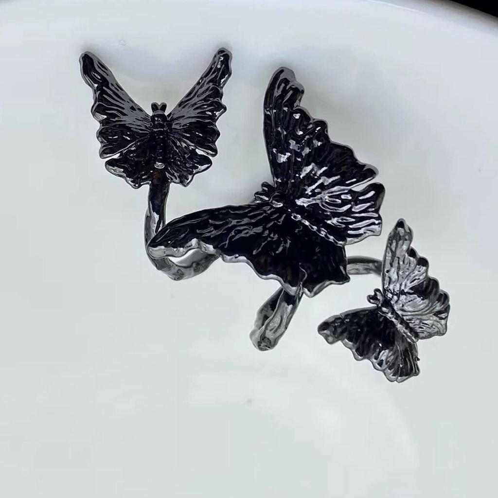 Gunmetal Schmetterling Abstandshalter Perlen: Zirkonkristall-ummantelte Perlen für DIY-Schmuck im dunklen Stil.
