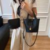 Large Capacity Hand Carrying Bucket Bag Women's 2025 New Summer Korean Version Fashion Casual Shoulder Bag Premium Messenger Bag