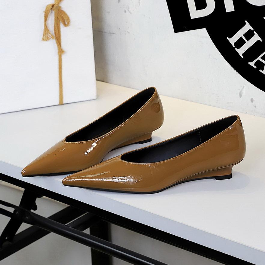 European American banquet women's shoes pointed commuter casual shallow mouth versatile flat-bottomed tapered heel shoes