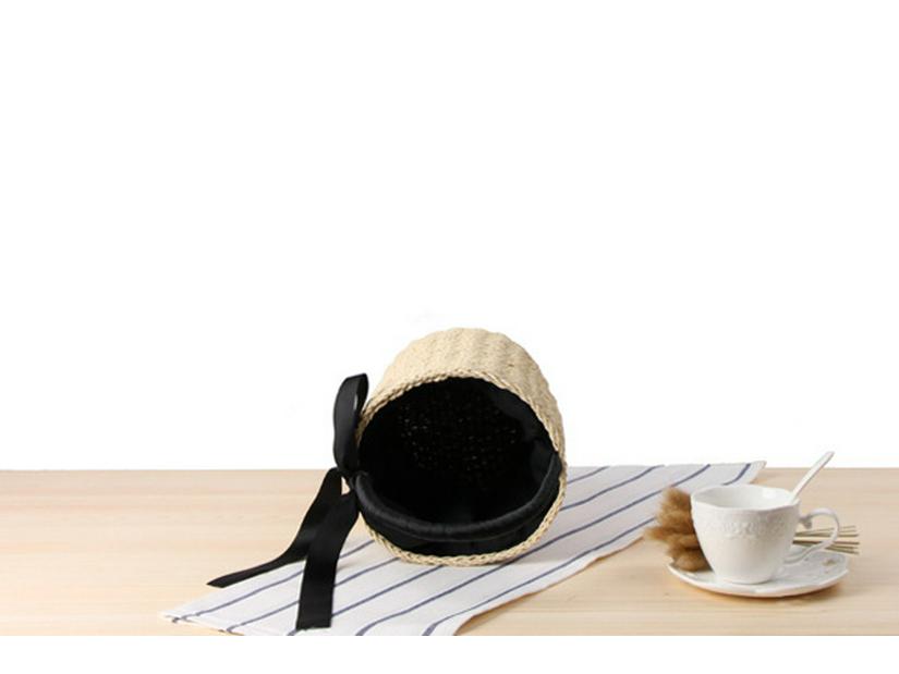 Round Cylinder Woven Handheld Bag: Versatile Summer Beach & Casual Women's Accessory