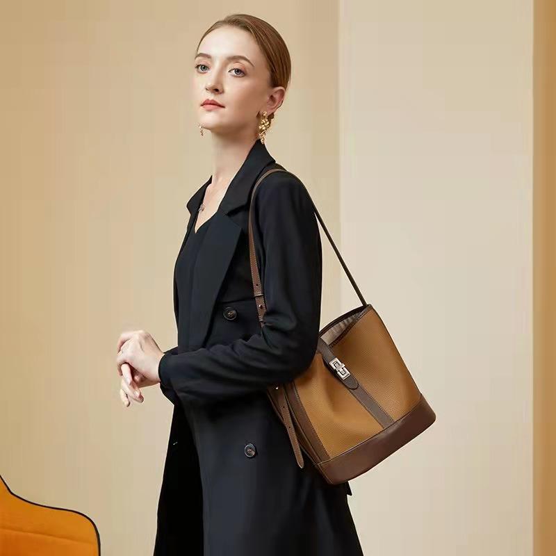 High-quality Velvet Splicing Bucket Bag OEM Large-capacity Commuting Contrasting Color Shoulder Messenger Bag