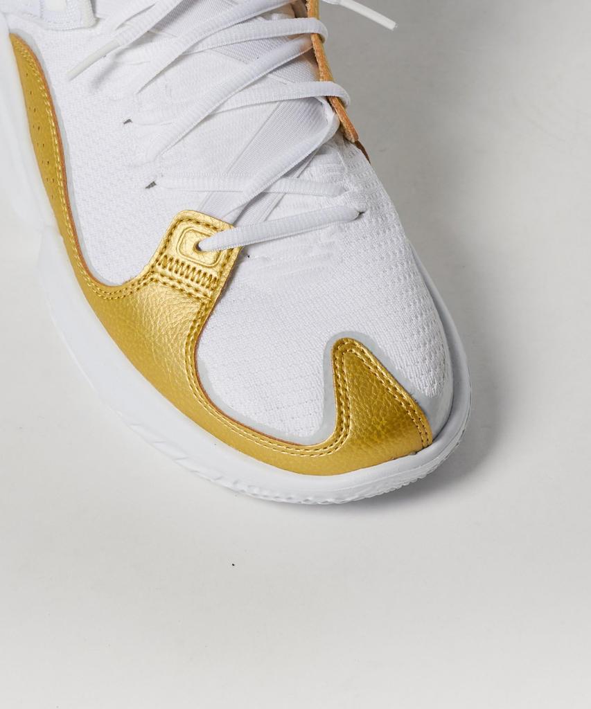 UA FLOW FUTR X 3 Gold [Under Armor] White/White/Metallic 28.5