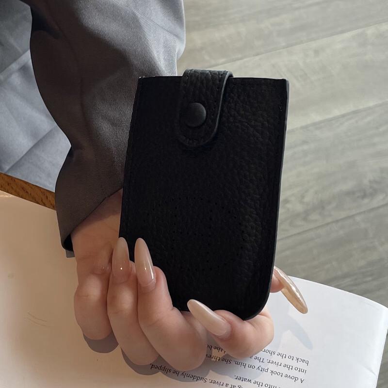 

MDNG Компактный выдвижной кожаный держатель для карт