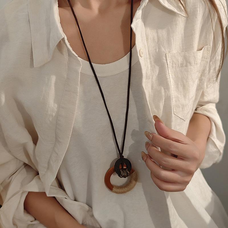 Resin Round Hollow Pendant Necklaces For Women Trendy Black Leather Rope Long Sweater Chain Necklaces Party Jewelry