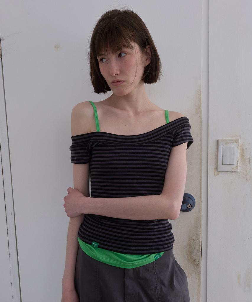 Nokeontencheu 350. U-Neck Petite Tee _ Black