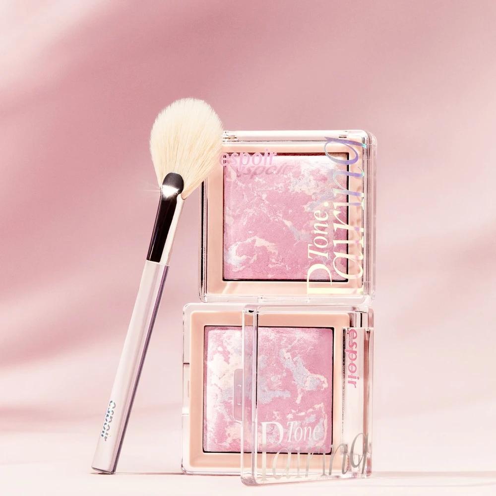 Tone-pairing highlighter (+ built-in fan brush) Pink Marine