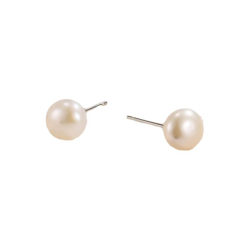 New Baroque Pearl Earrings for Women Small Temperament Flat Round Gentle Irregular Elegant Simple Cute Ear Jewelry