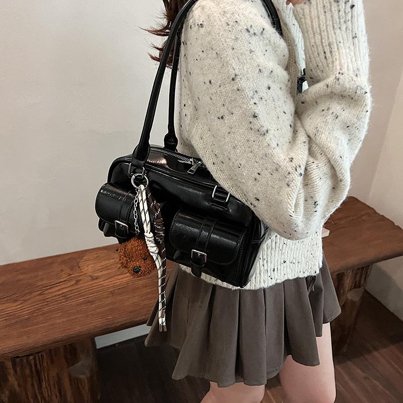 High-end, Niche Underarm Bag, Trendy and Retro Shoulder Bag, Versatile for Work and Commuting