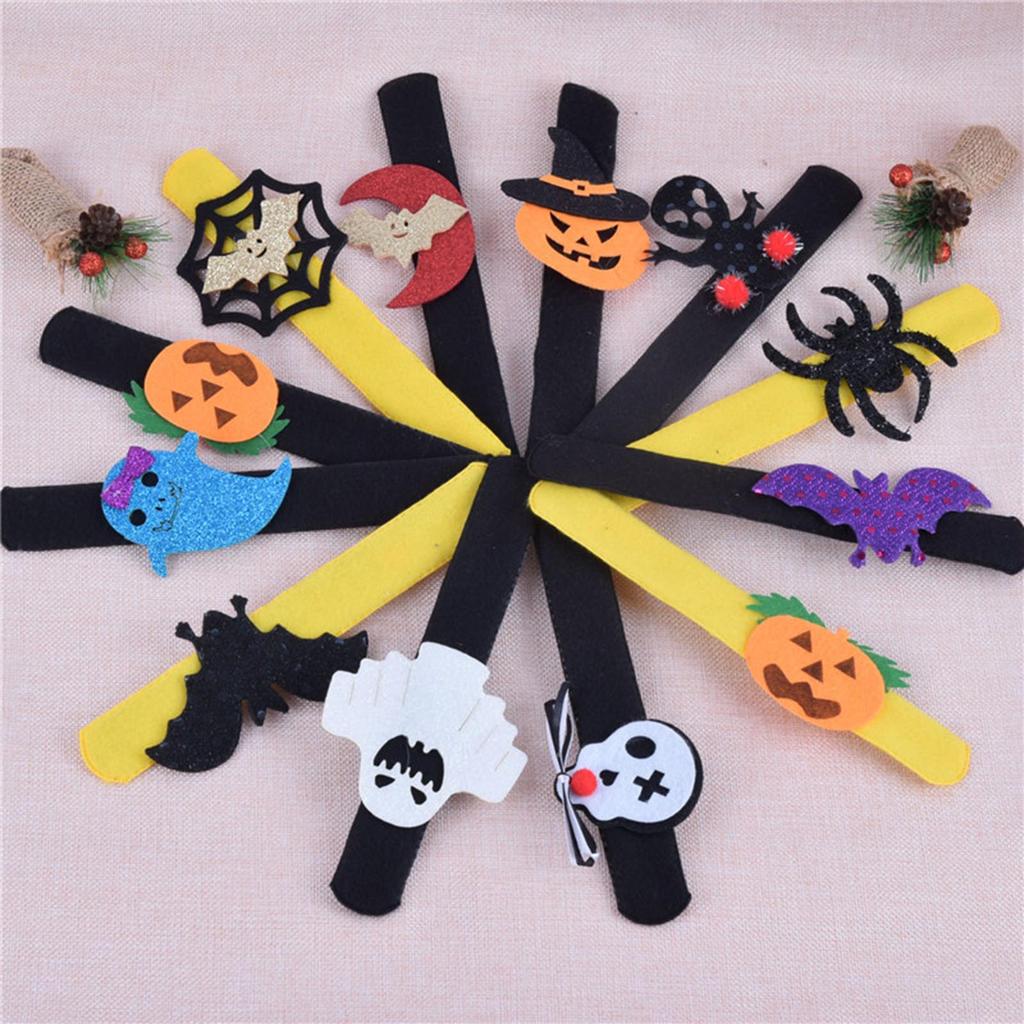Pulseira Snap Slip de Halloween Pulseiras de Amizade Slap com Designs Variados de Halloween Decorações para Festa de Halloween Presente de Aniversário