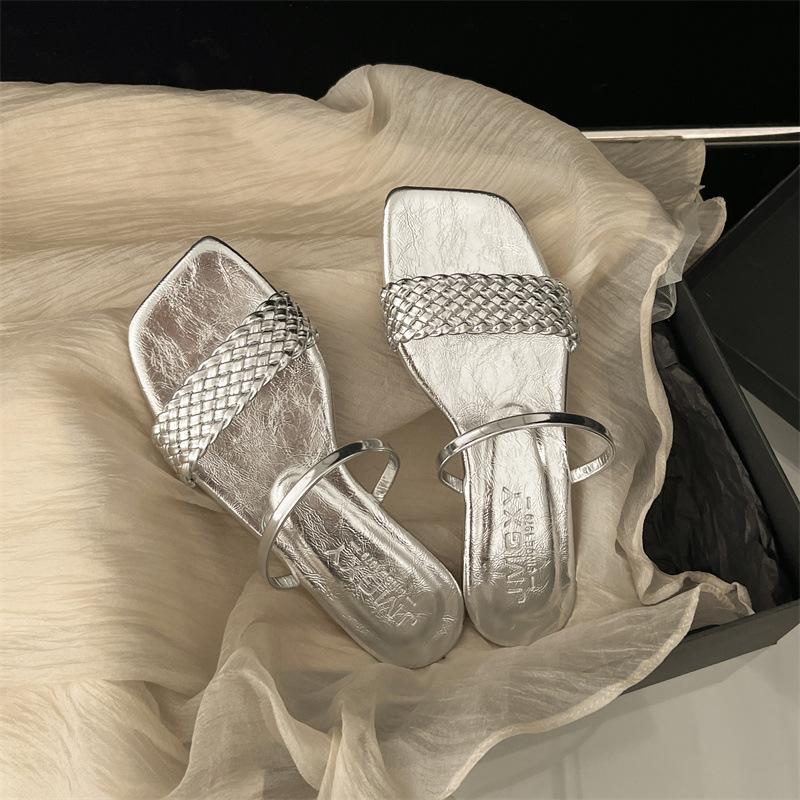 Summer New European and American Versatile Flat Bottom One-word Buckle Women's Slippers Mature Fashion Large Size Foreign Trade Flat Bottom Slipper