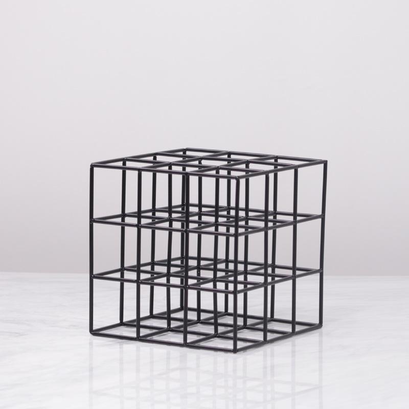 

Современные простые геометрические полые орнаменты железный квадрат мягкий декор трехмерная рамка модель спальня кабинет гостиная