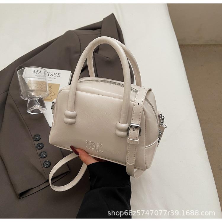Textured Korean Glossy Handbag 2025 New Niche Design Boston Bag Casual Commuter Women's Messenger Bag
