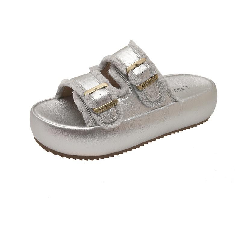 

Thick-bottomed Boken slippers for women s summer wear 2025 new casual seaside beach flat-bottomed women s one-word cool slippers 35 серебряный