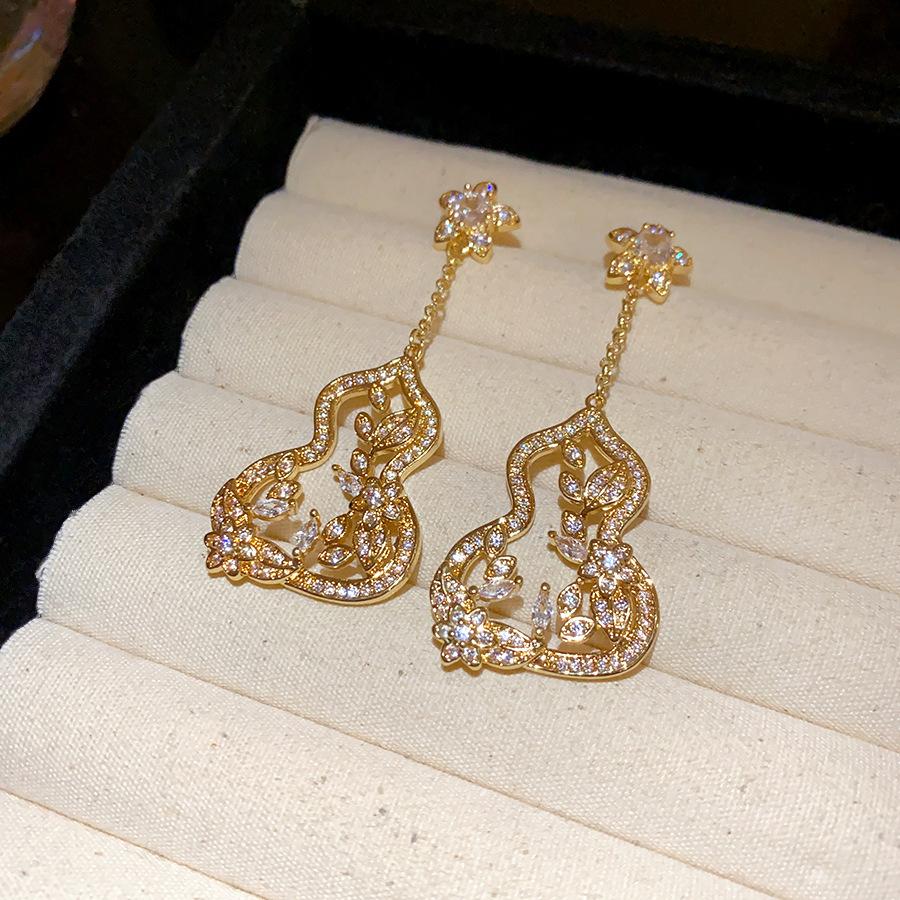 European and American geometric color flower zircon fringed earrings, stud earrings, exquisite luxury earrings, women