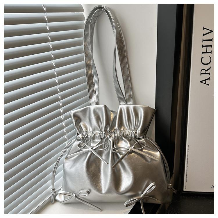 

Модная повседневная сумка-ведро для женщин Ins Летняя корейская версия Ins Простая сумка через плечо Niche Повседневная плиссированная сумка