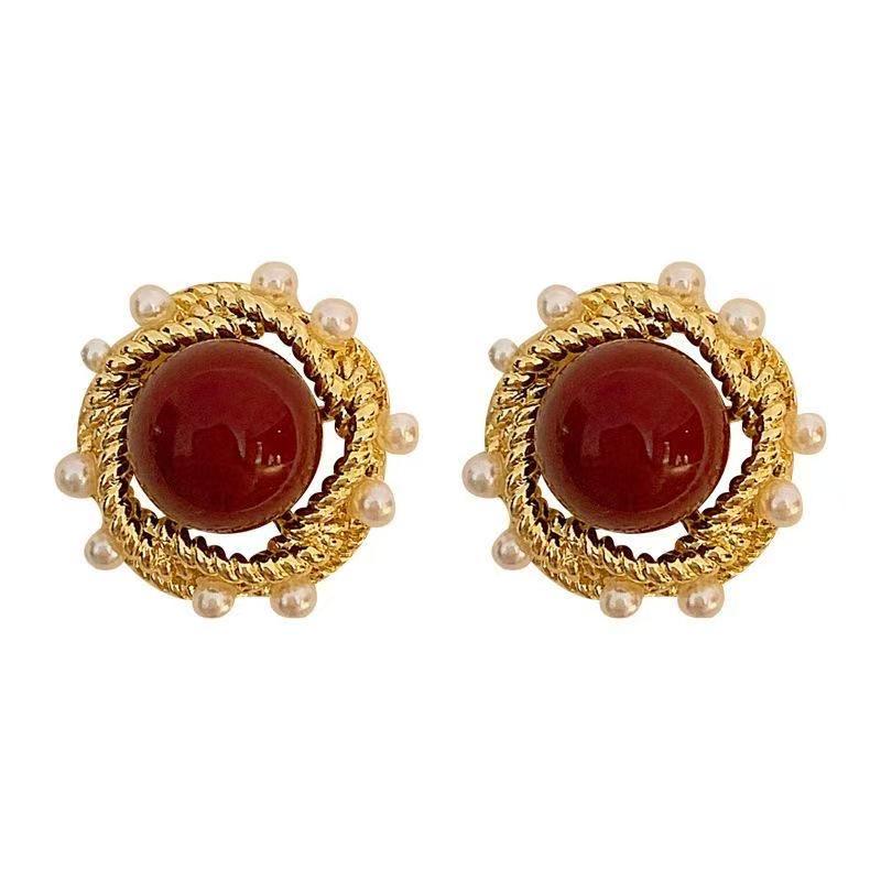 Elegant French Retro Pearl Stud Earrings with Geometric Design