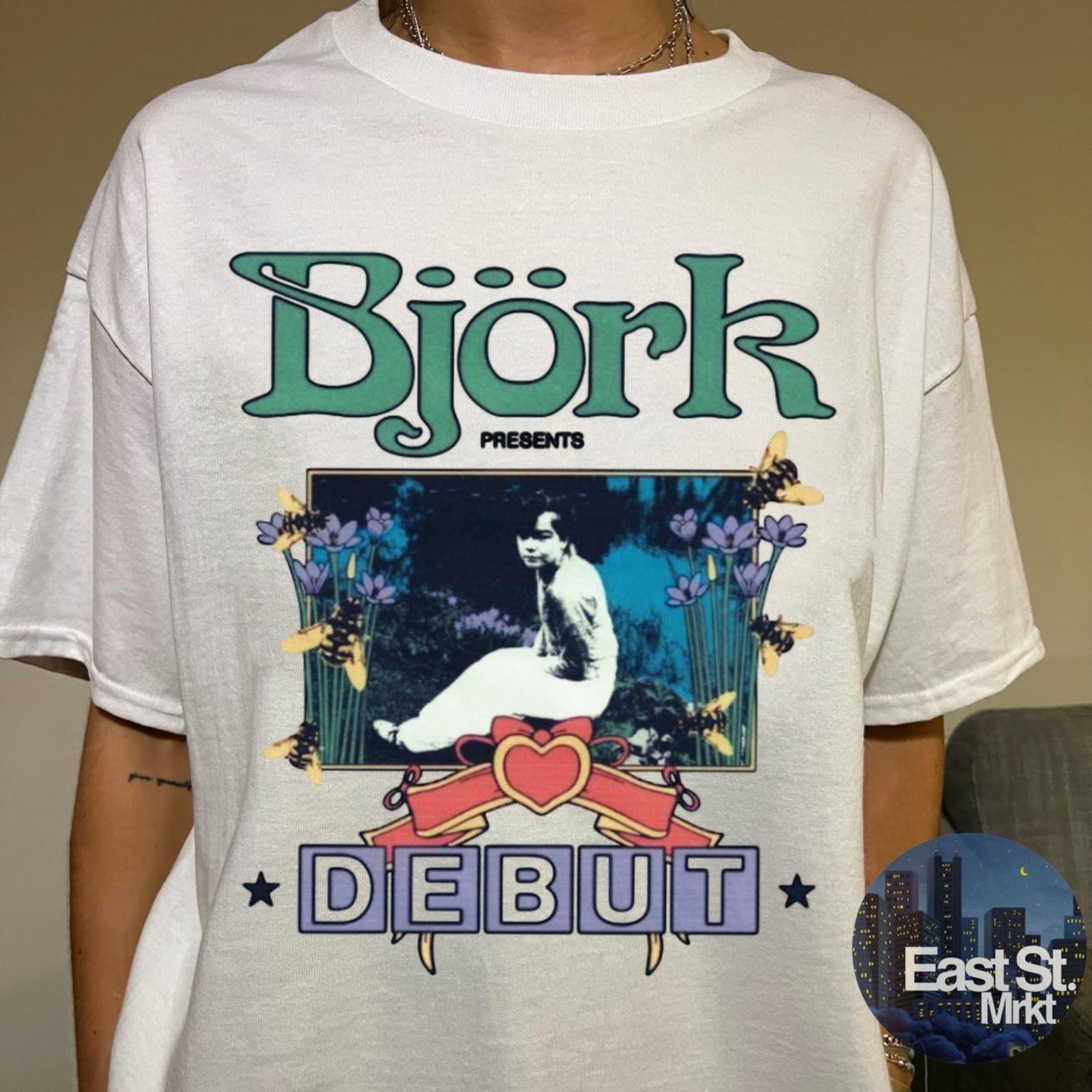 Bjork Debut T-shirt: Vintage 90s 00s y2k Music Graphic Tee XL