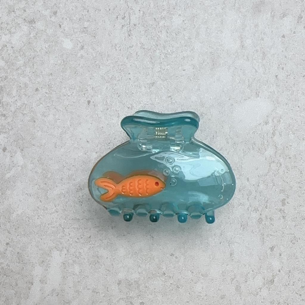 1 Stück niedliche kleine Goldfisch-Mittel-Halbgriff-Haarklammer im koreanischen Stil, Sommer-kühle Hinterkopf-Klammer