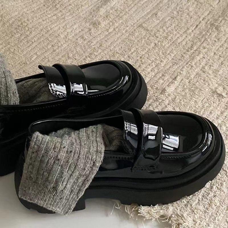 2025 New Style Shoes Casual Men Shoes Soft Sole Breathable Fashionable Light Slipper Women Shoes Single-layer Shoes