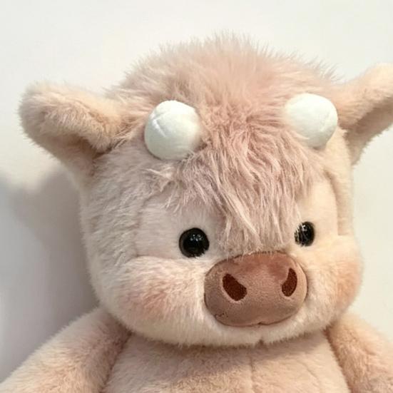 Highland Cow Plush Toy Soft Stuffed Animal Doll for Kids Adults Cute Huggable Birthday Gift Bedroom Decor Cozy Companion for Sleep Relaxation