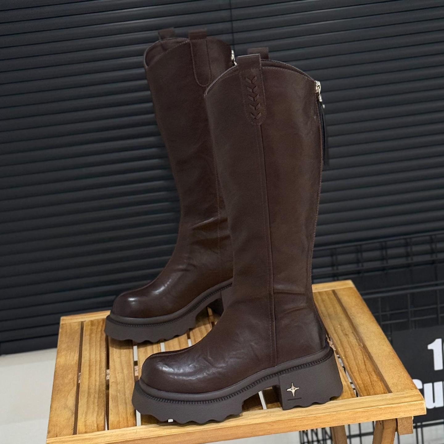 

Autumn and winter new thick-soled boots women s star buckle knight boots thick heel but knee boots 40