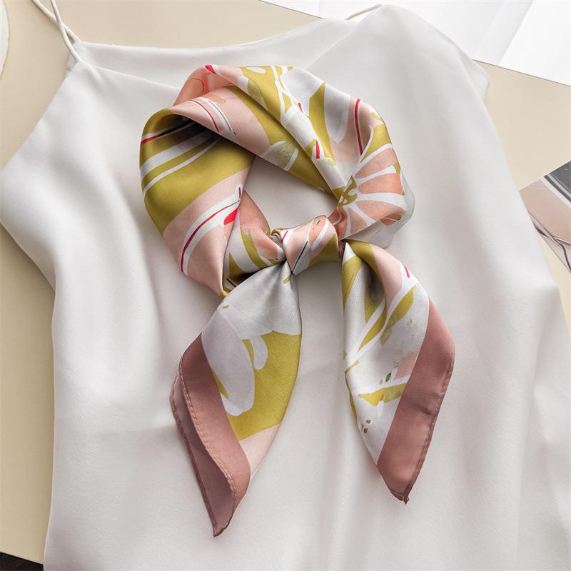 New Daisy Simulation Silk Printed Silk Scarf Small Square Scarf Premium Shawl Sunscreen Neck Scarf Headscarf Female