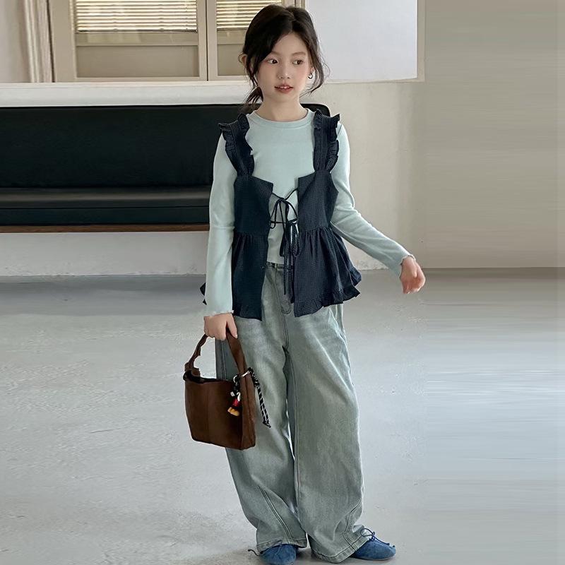 

Girls Korean Style Slim Fit Spring/Autumn Vest Set: Sweet Doll Top T-Shirt & Denim Pants. 120cm