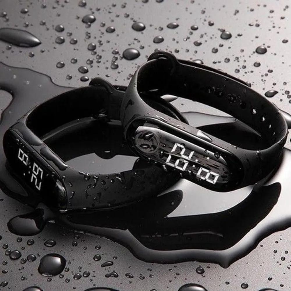 Sports LED Watch Hiking & Leisure Waterproof Digital Wristwatch (45998179) black