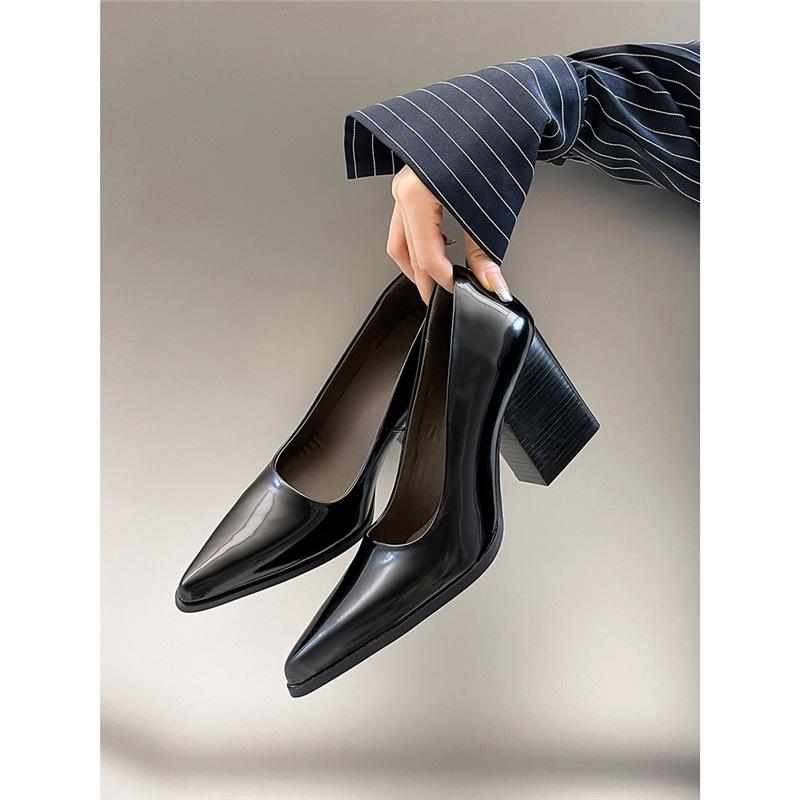 One pedal~ 2025 spring new retro pointed head shallow mouth 8cm thick heel high heels women's versatile commuter shoes