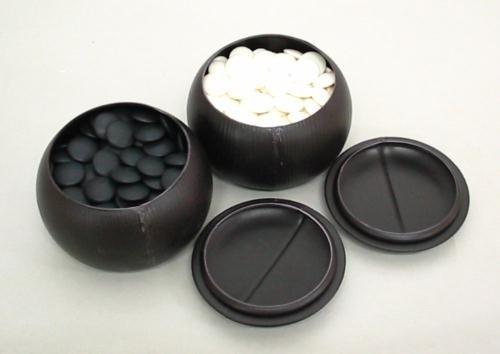 Tendo Shogi Honda Kasei Go Stones and Go Bowl, Plastic Set of 180 White and 181 Black